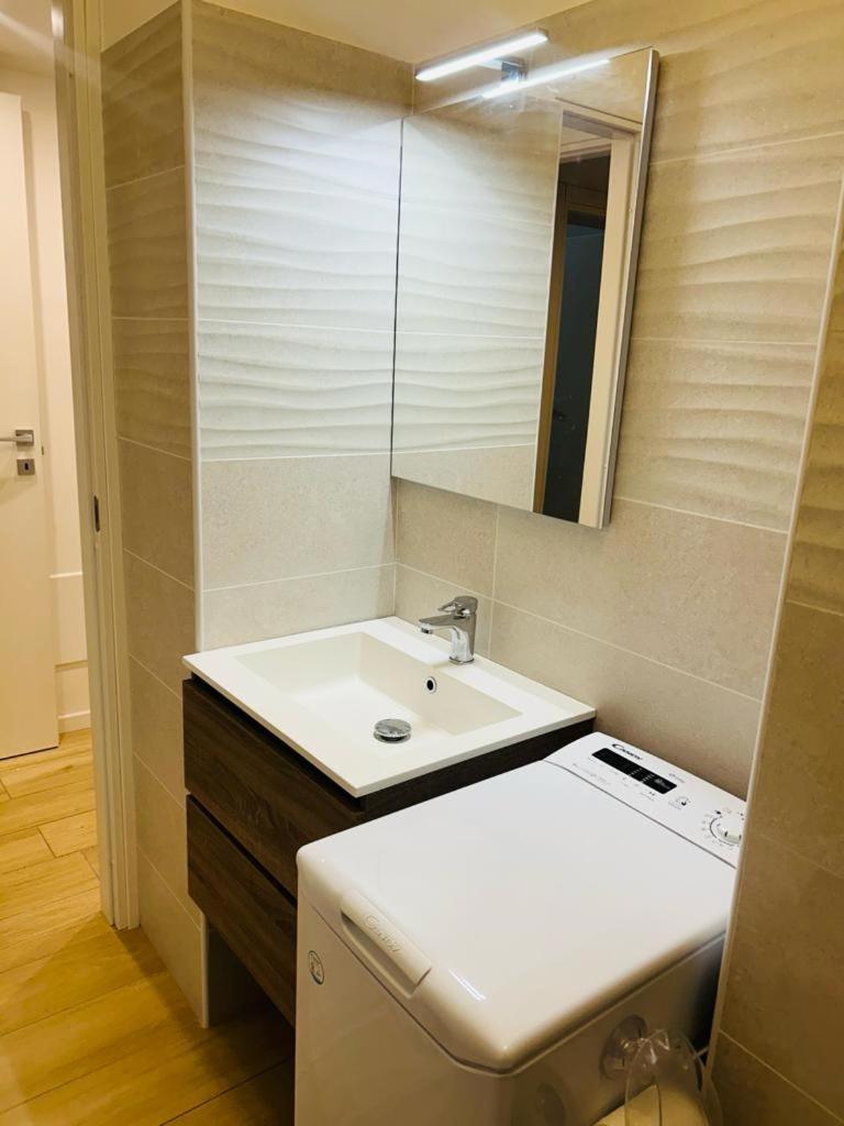 Easy Room Italy Rogoredo Milán Exterior foto